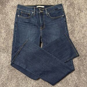 Blue Levi’s 315 Shaping Bootcut, 30